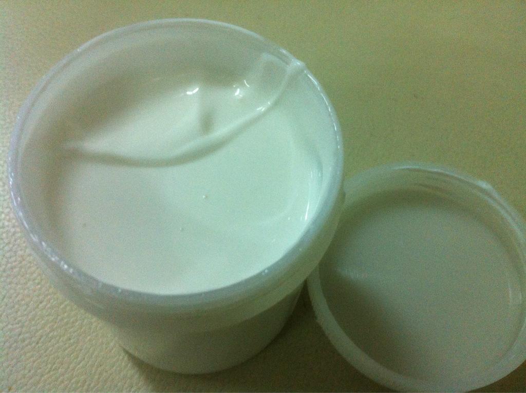 水性膠水起泡的原因有哪些？泡沫怎么辦？